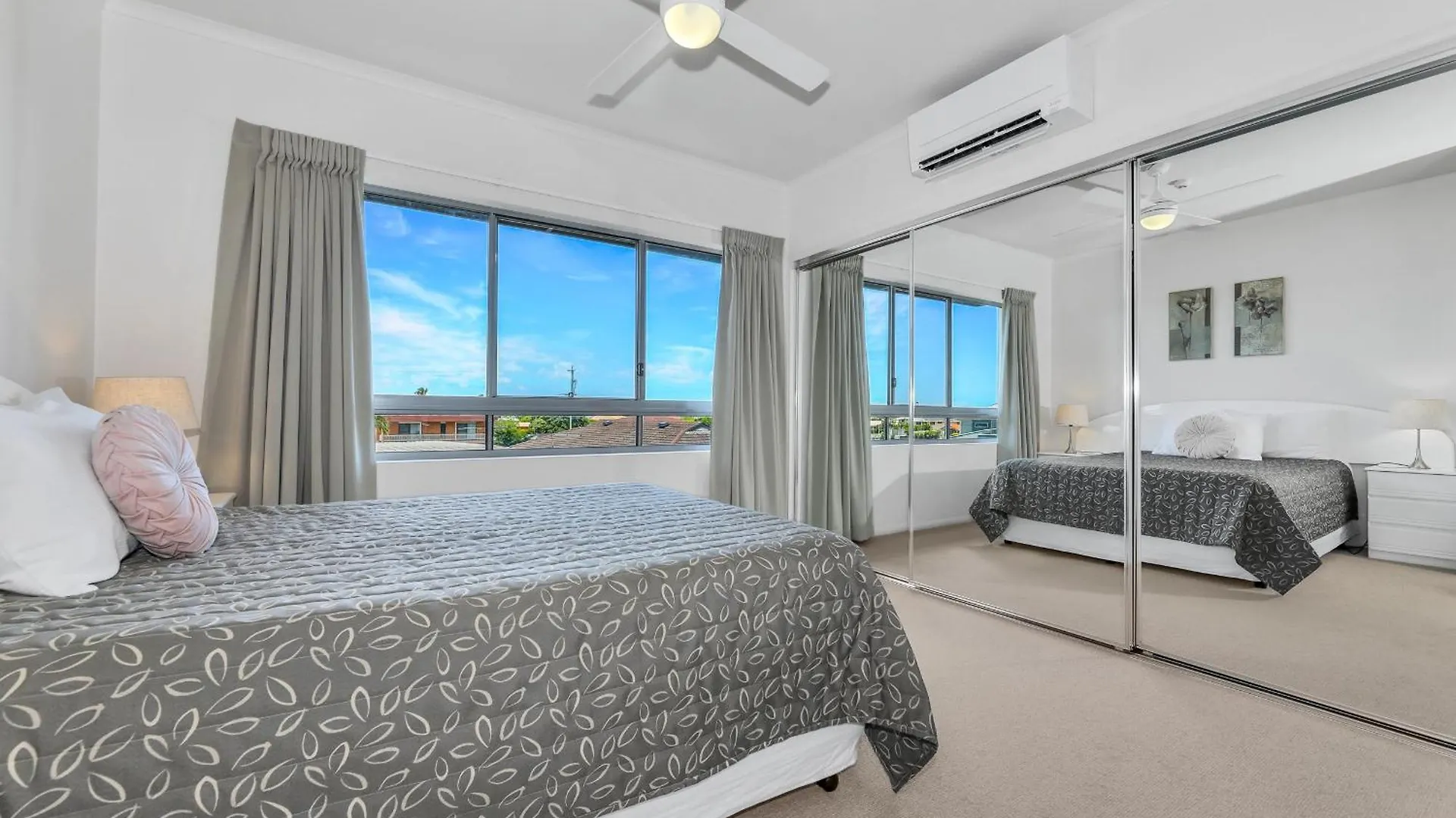 On The Bay Apartments Bongaree