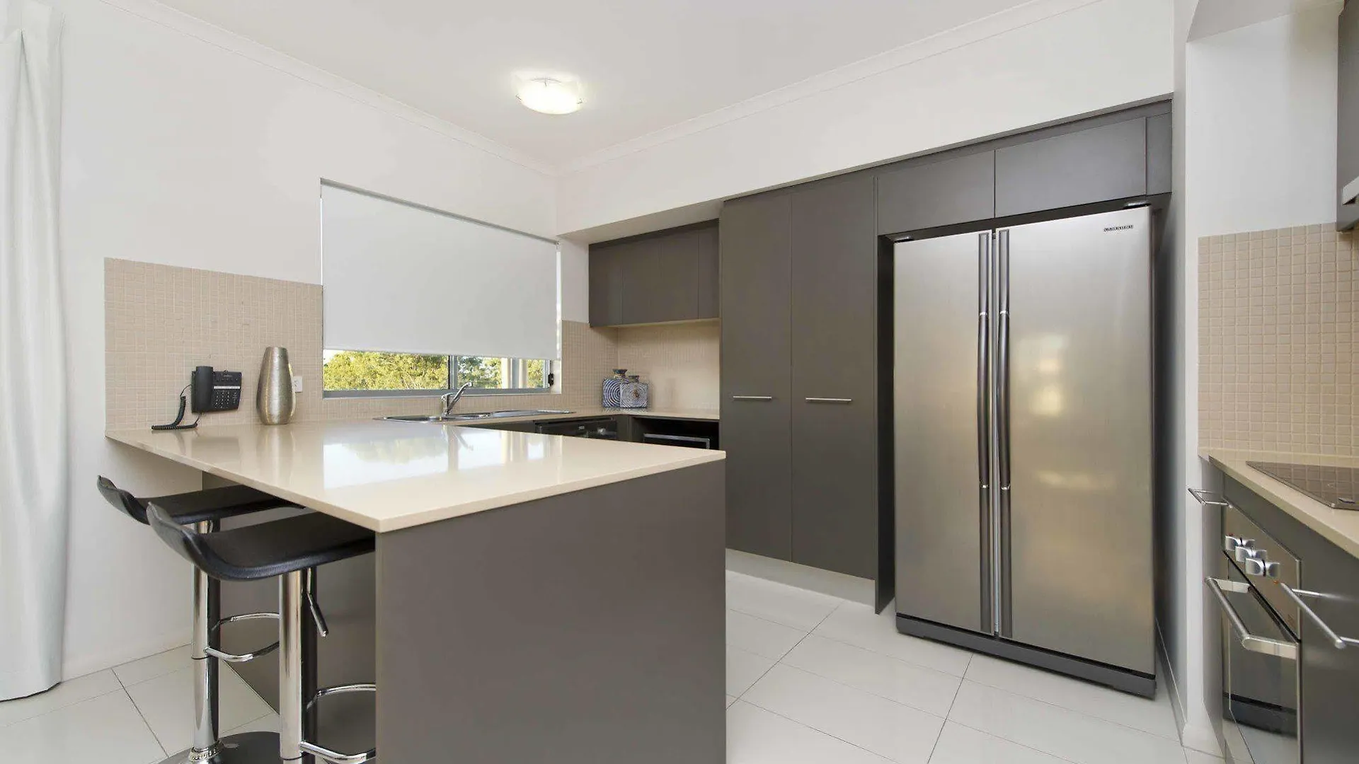 On The Bay Apartments Bongaree Aparthotel
